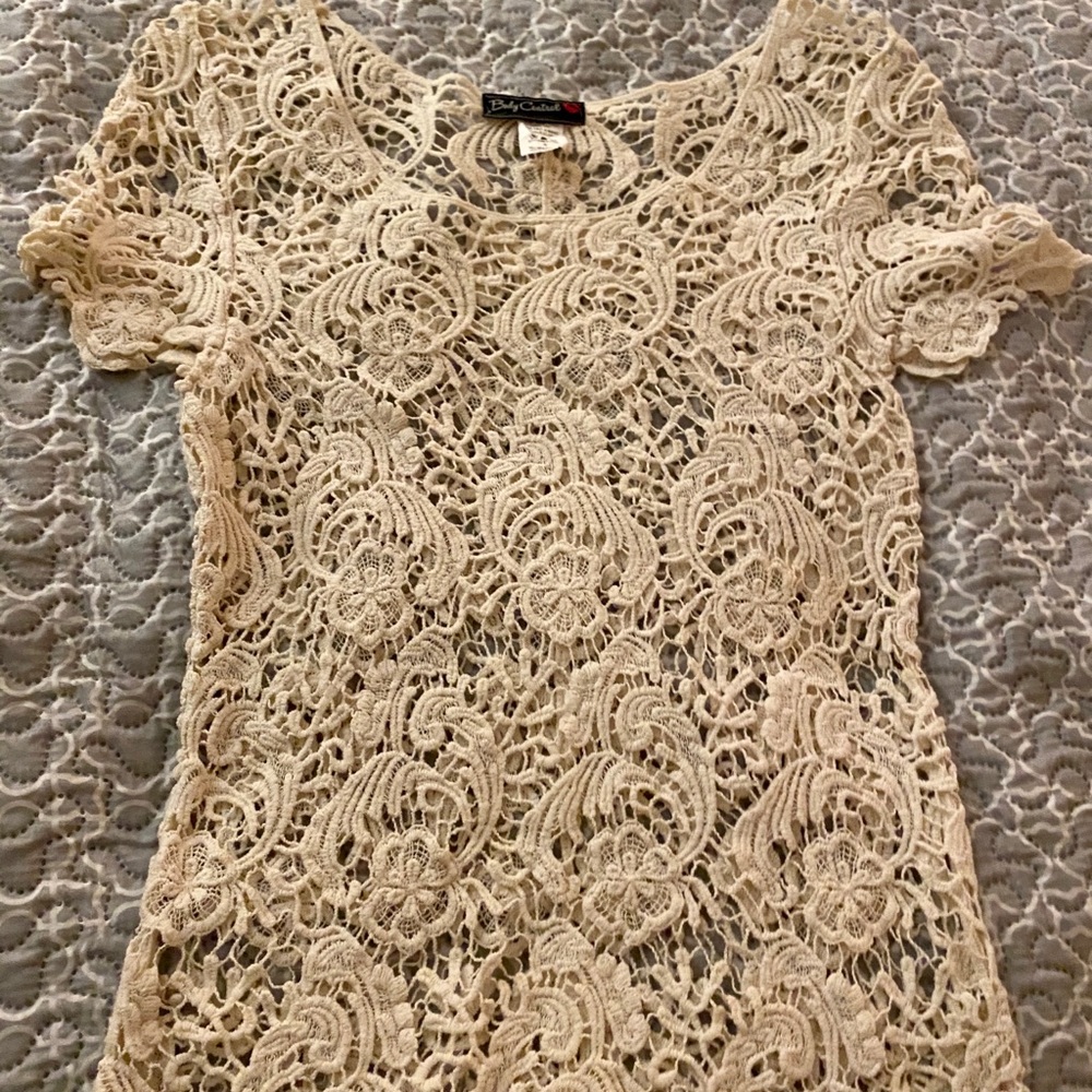 Lace overlay top. Size MEDIUM BODY CENTRAL